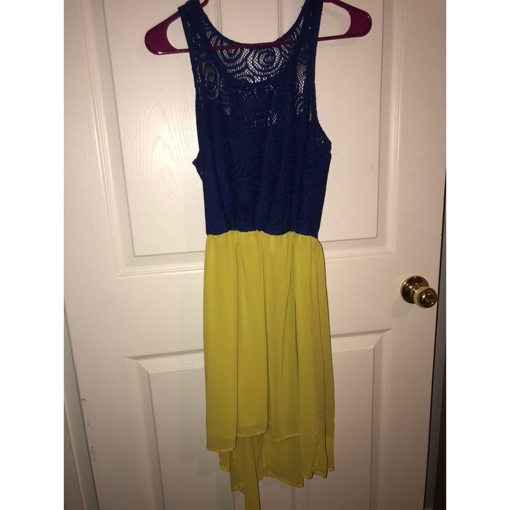 Snow White dress. Perfect for Disney bounding!